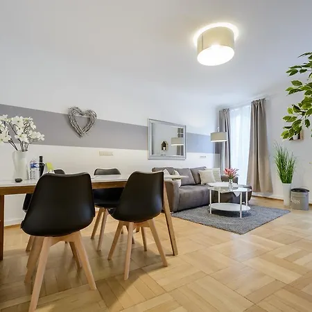 Deluxe Mit Schlossbergblick